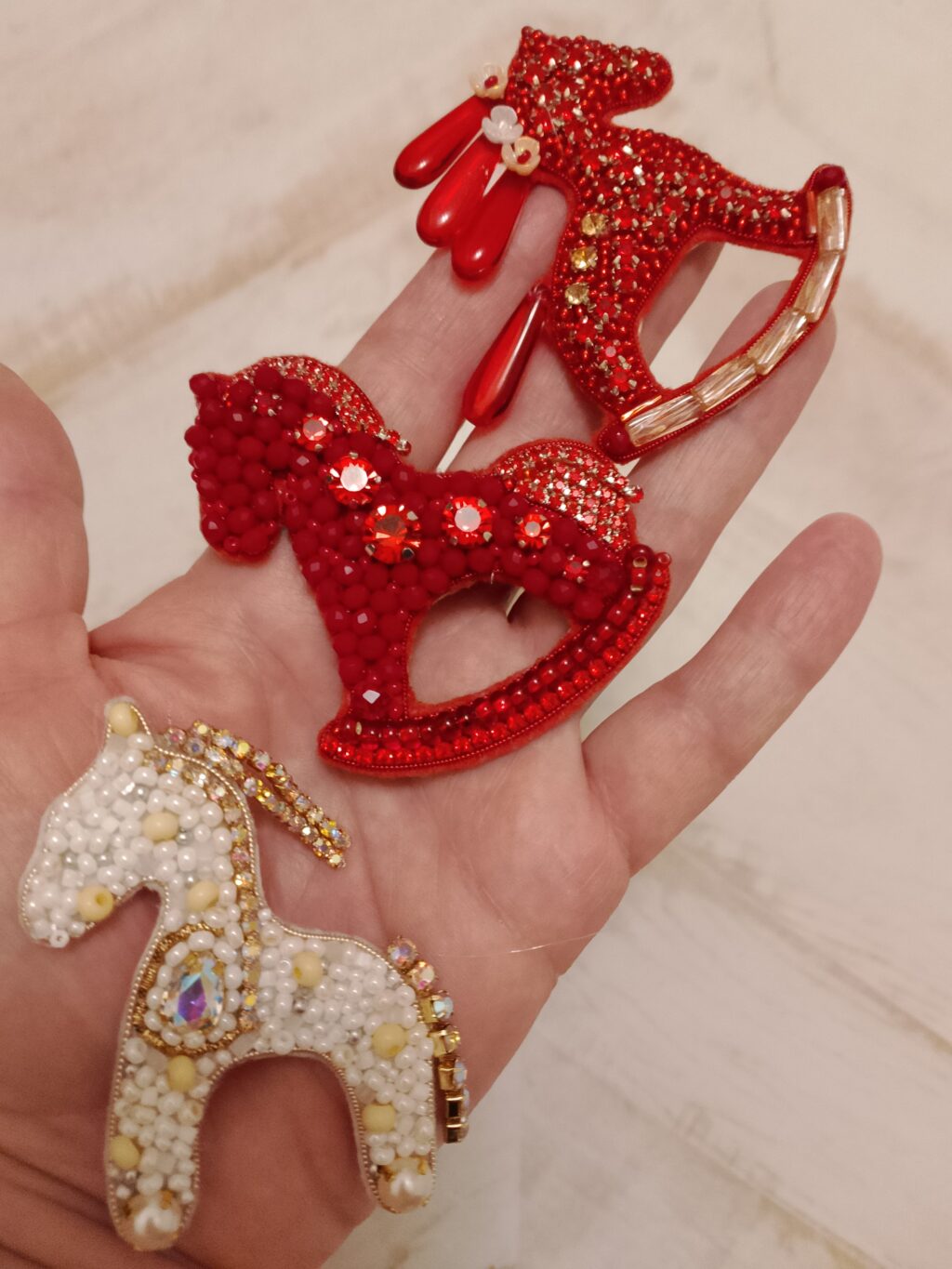 Брошь Лошадка — символ 2026 года