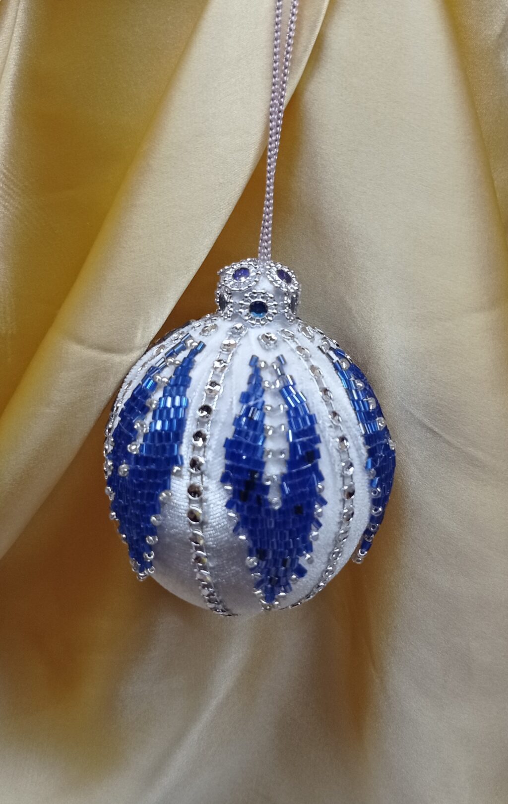 Новогодний шар на ёлку