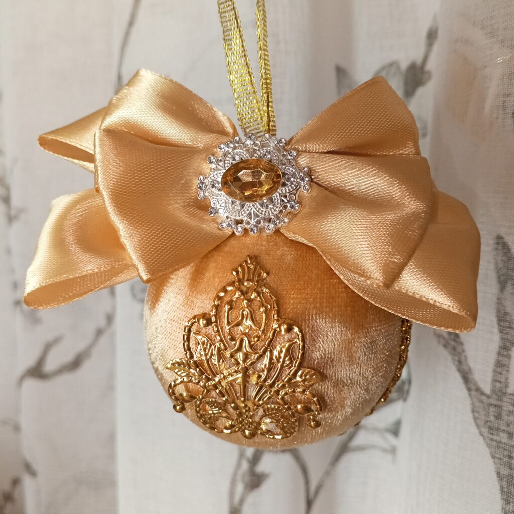 Новогодние ёлочные шары