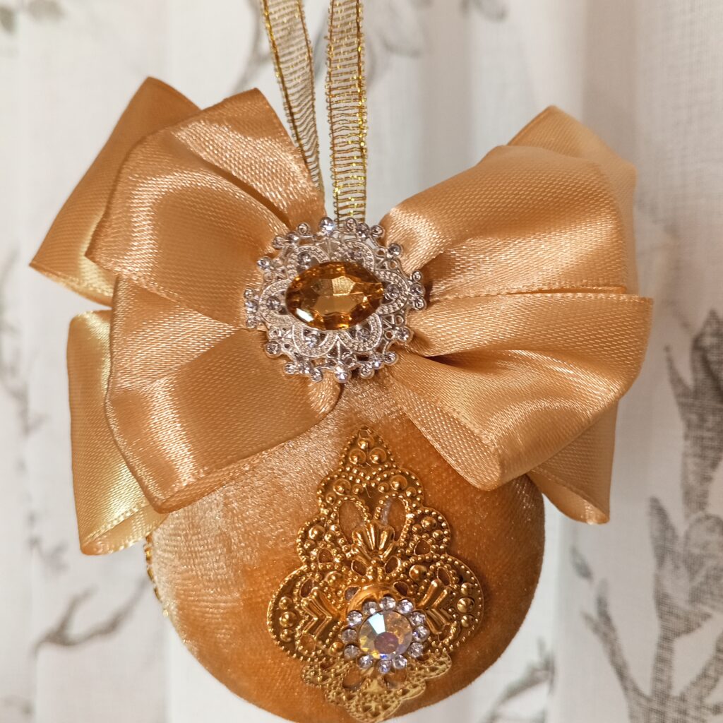 Новогодние ёлочные шары