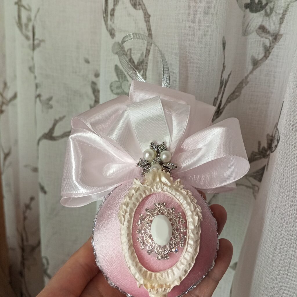 Новогодние ёлочные шары