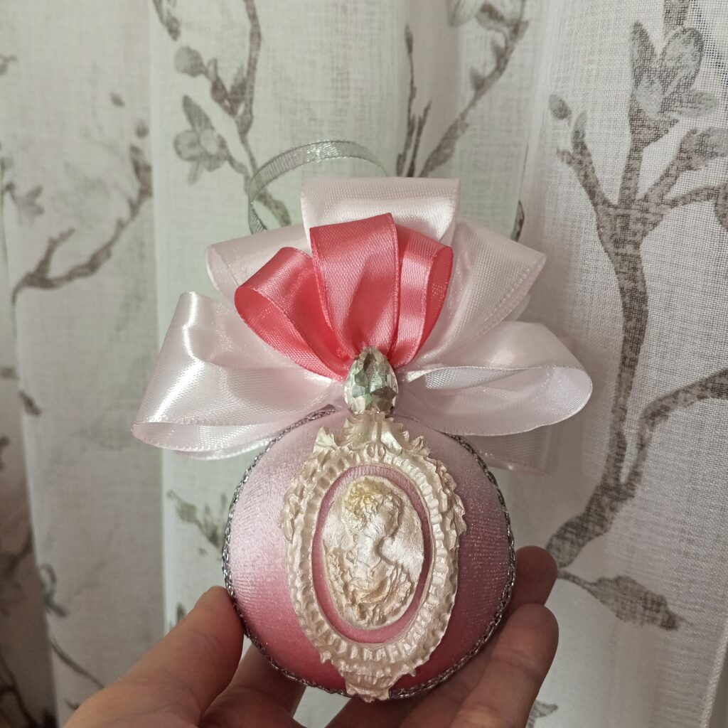 Новогодние ёлочные шары