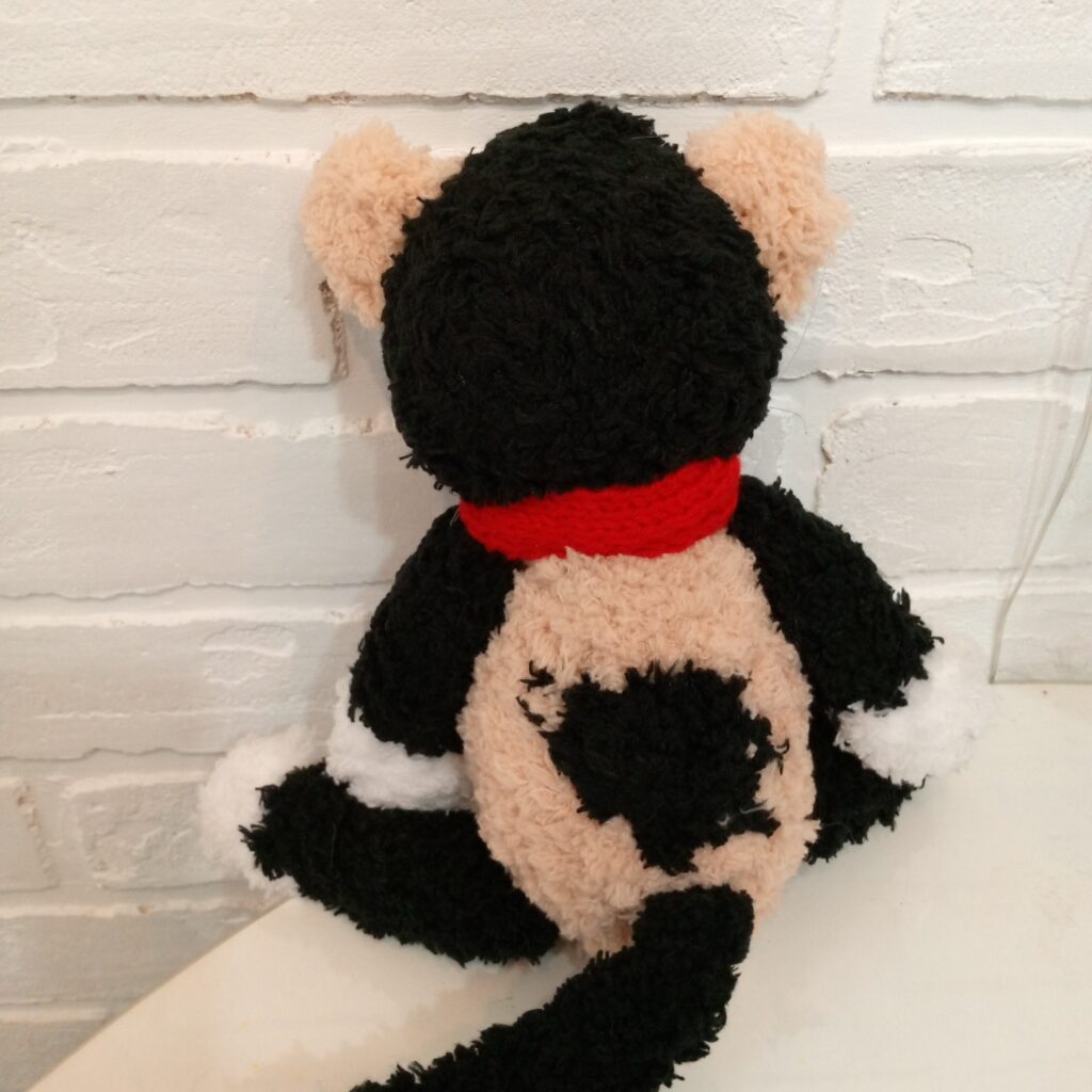 Котик с сердечком