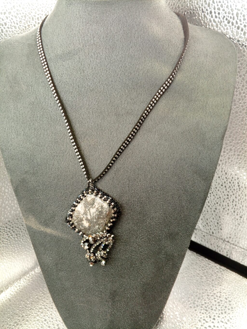 Кулон из пирита