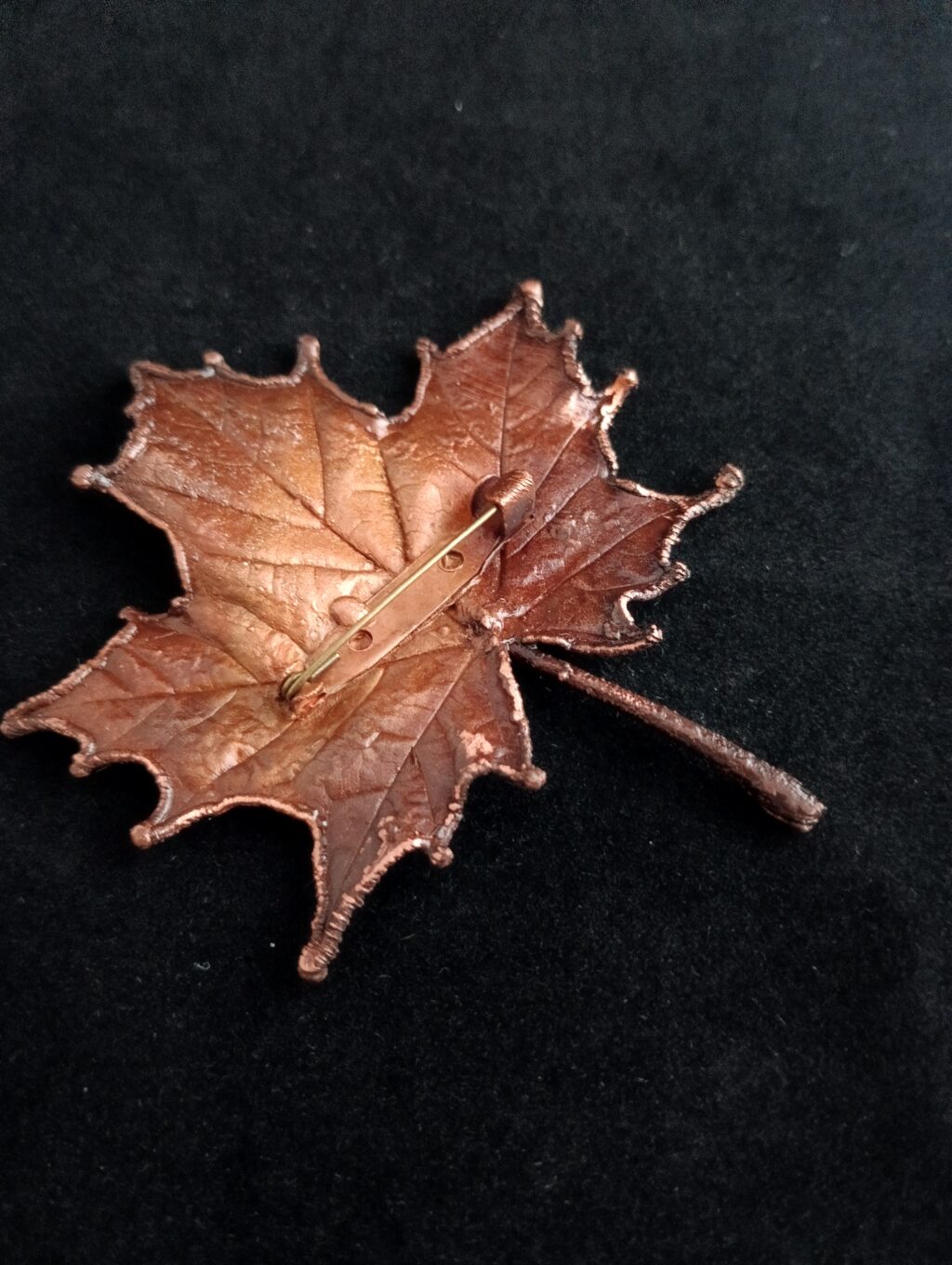 Осенний клён брошь