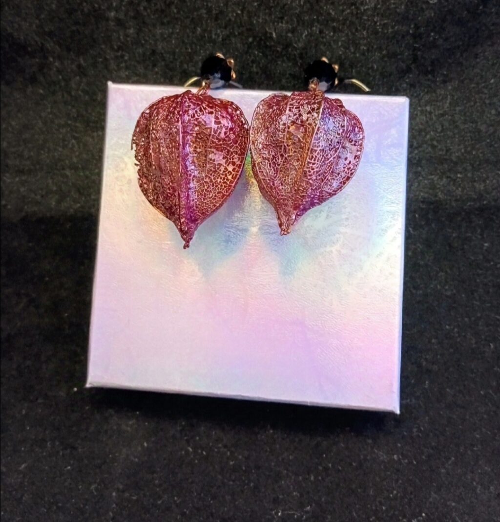 серьги Физалис в фиолетовом