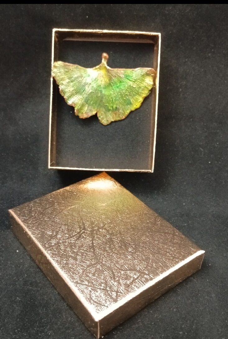 Бабочка брошь