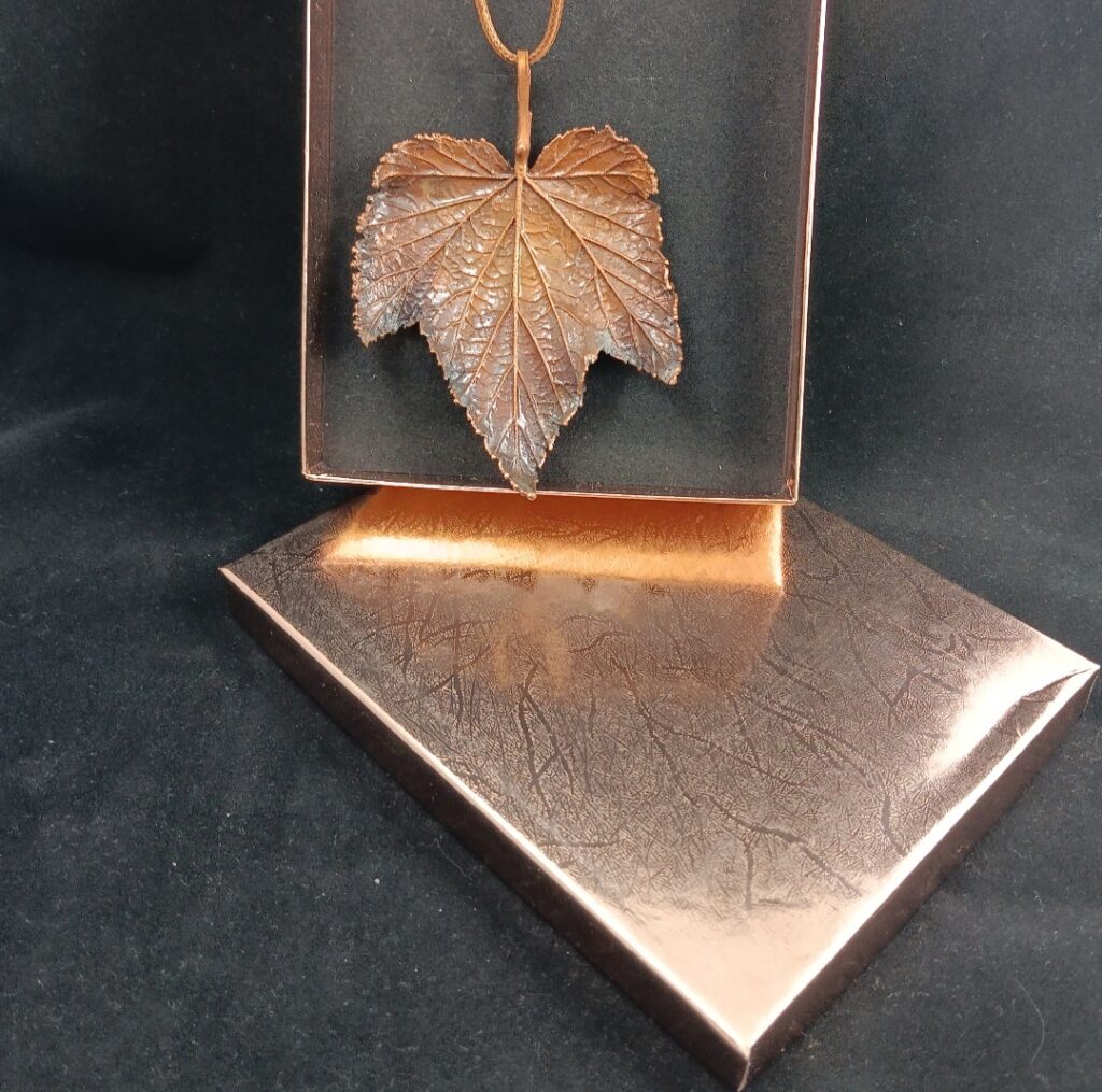 Лист смородины подвеска