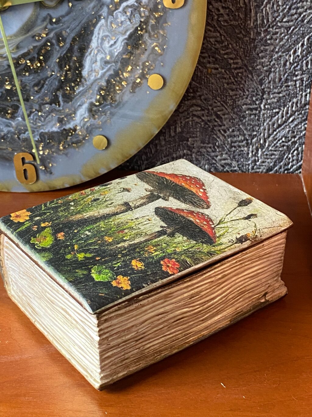 Шкатулка Мухоморы