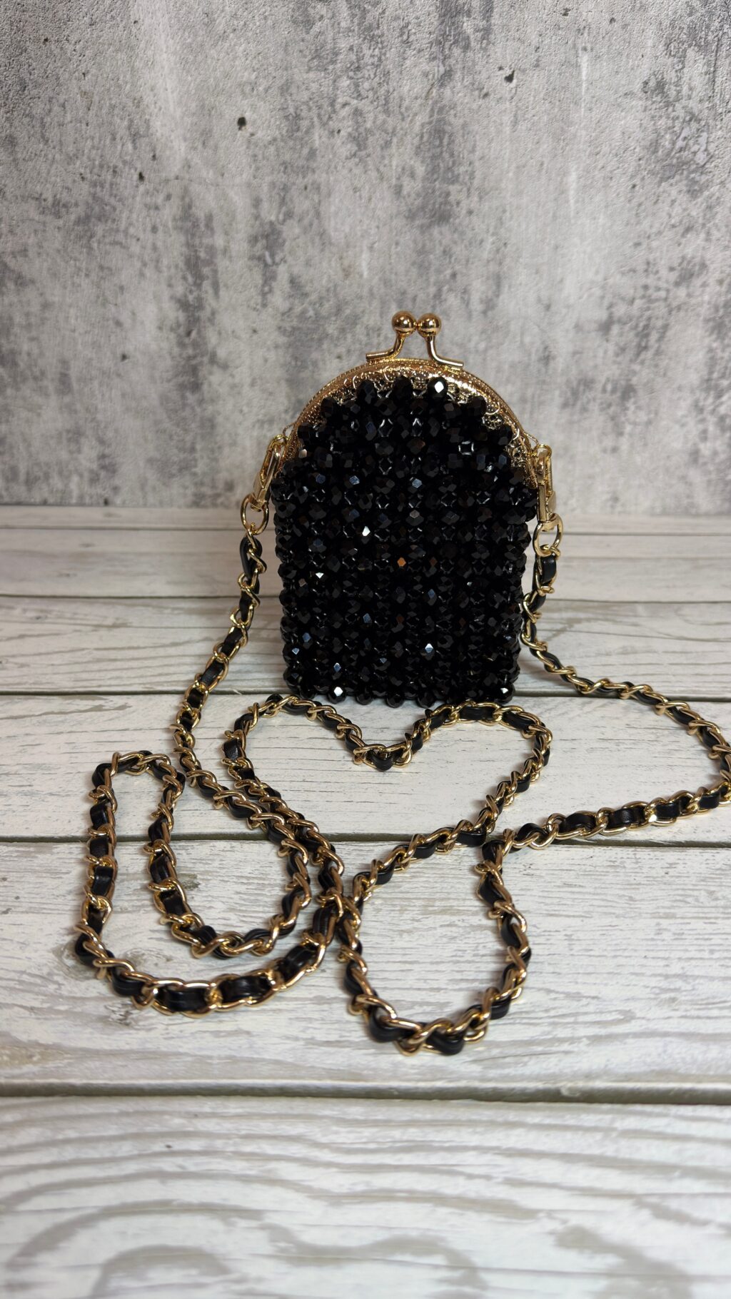 Авторский кошелек из хрустальных бусин, на фермуаре, с подкладом.