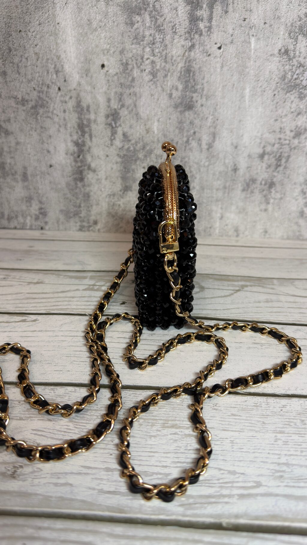 Авторский кошелек из хрустальных бусин, на фермуаре, с подкладом.