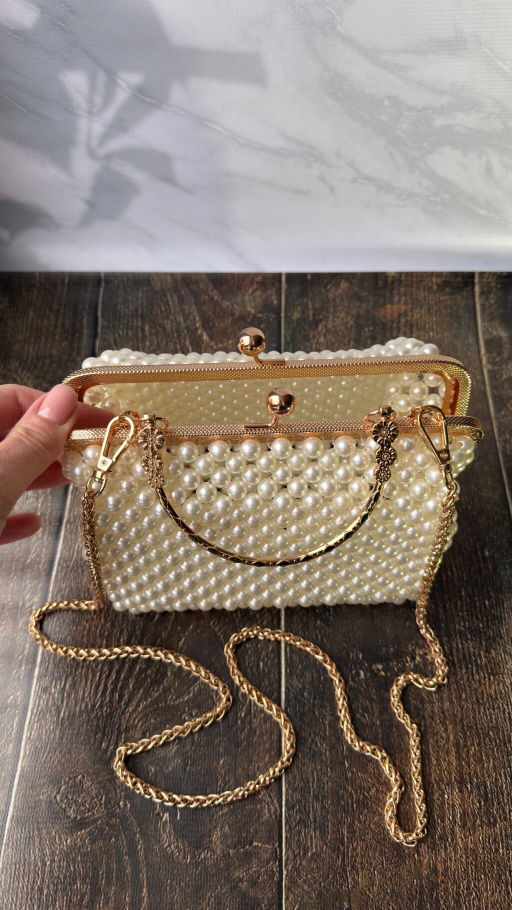 Сумочка из жемчужных бусин