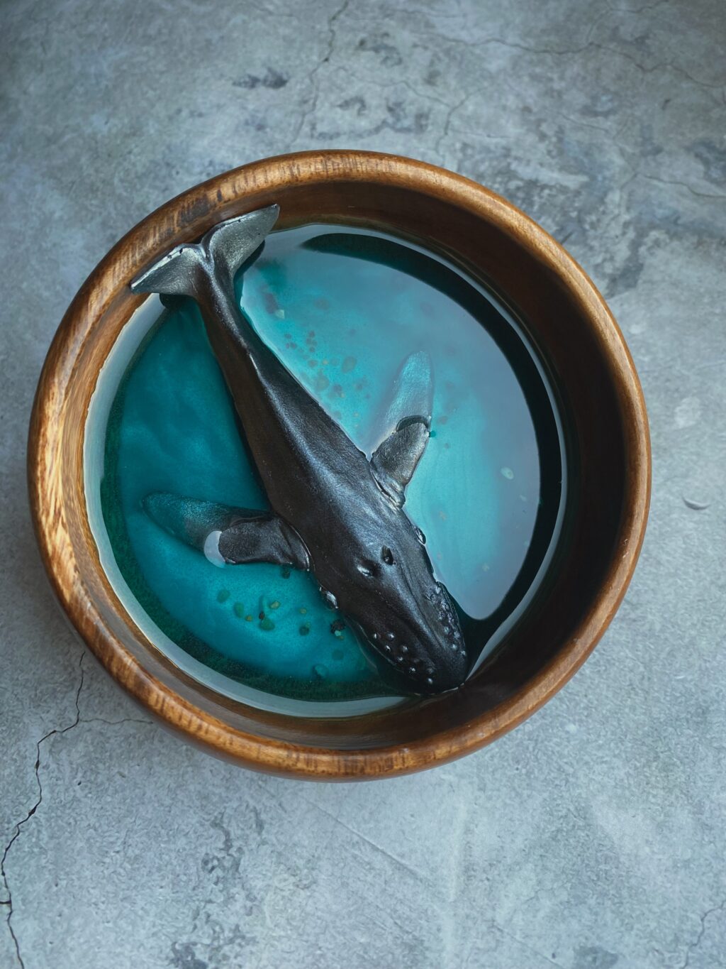 Чаша с китом для хранения украшений