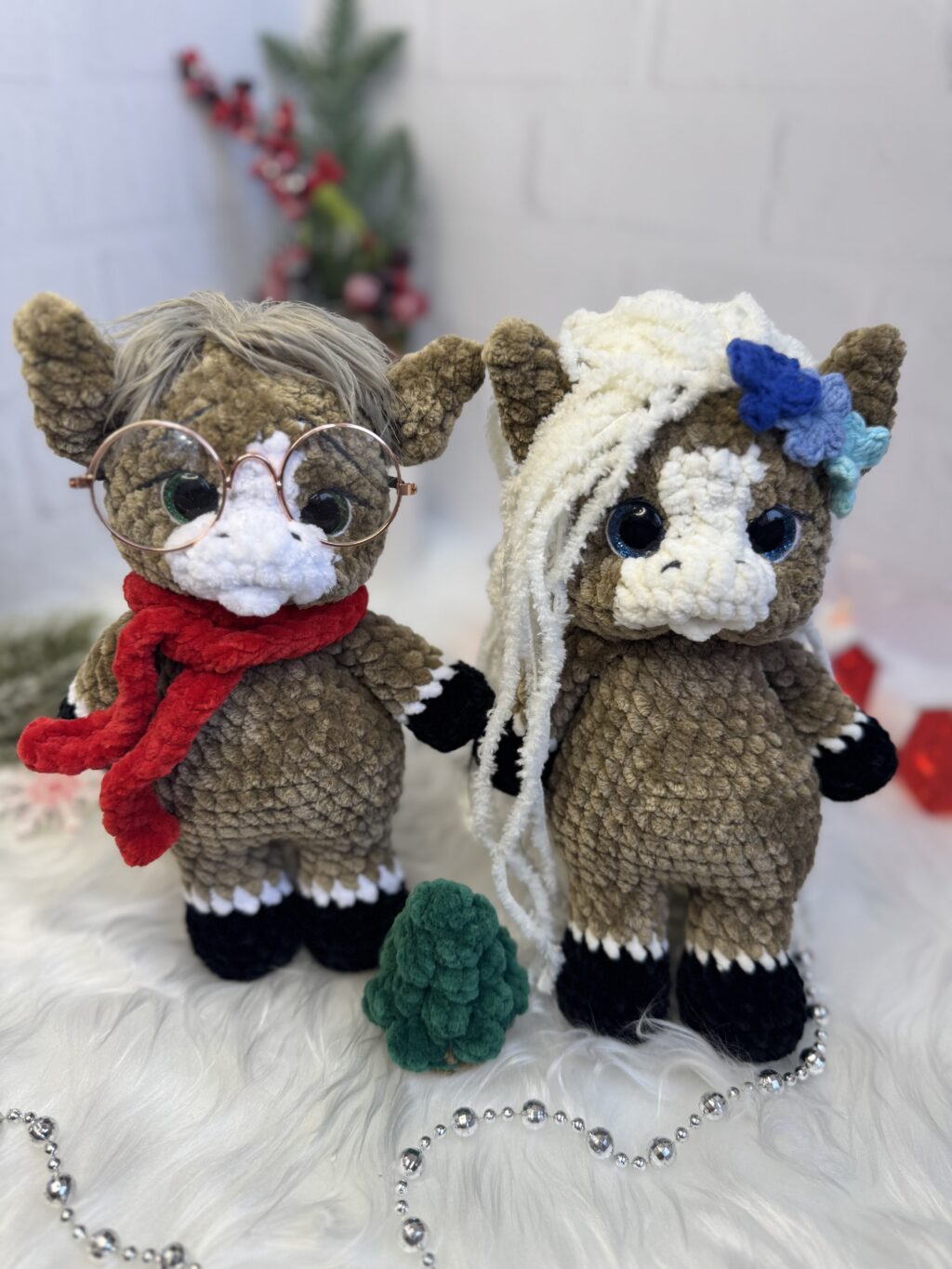 Лошадь вязаная