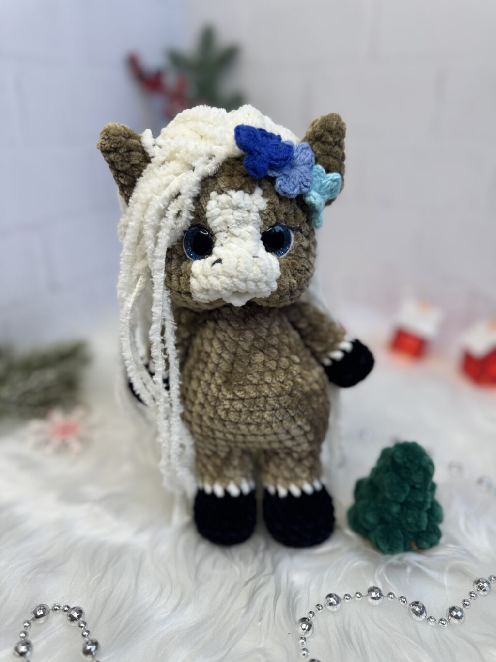 Лошадь вязаная