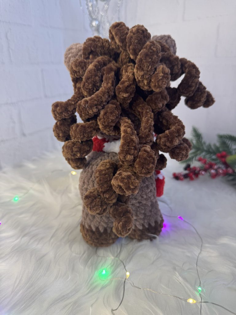 Лошадь вязаная