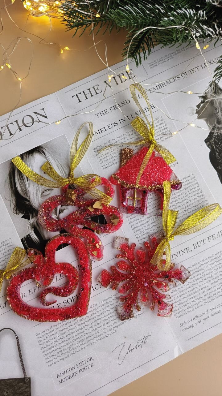 Новогодние игрушки