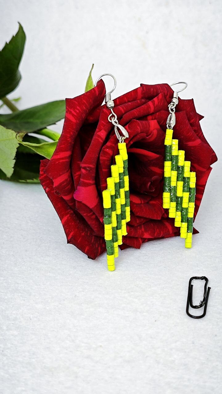 Геометрические серьги квиллинг.
