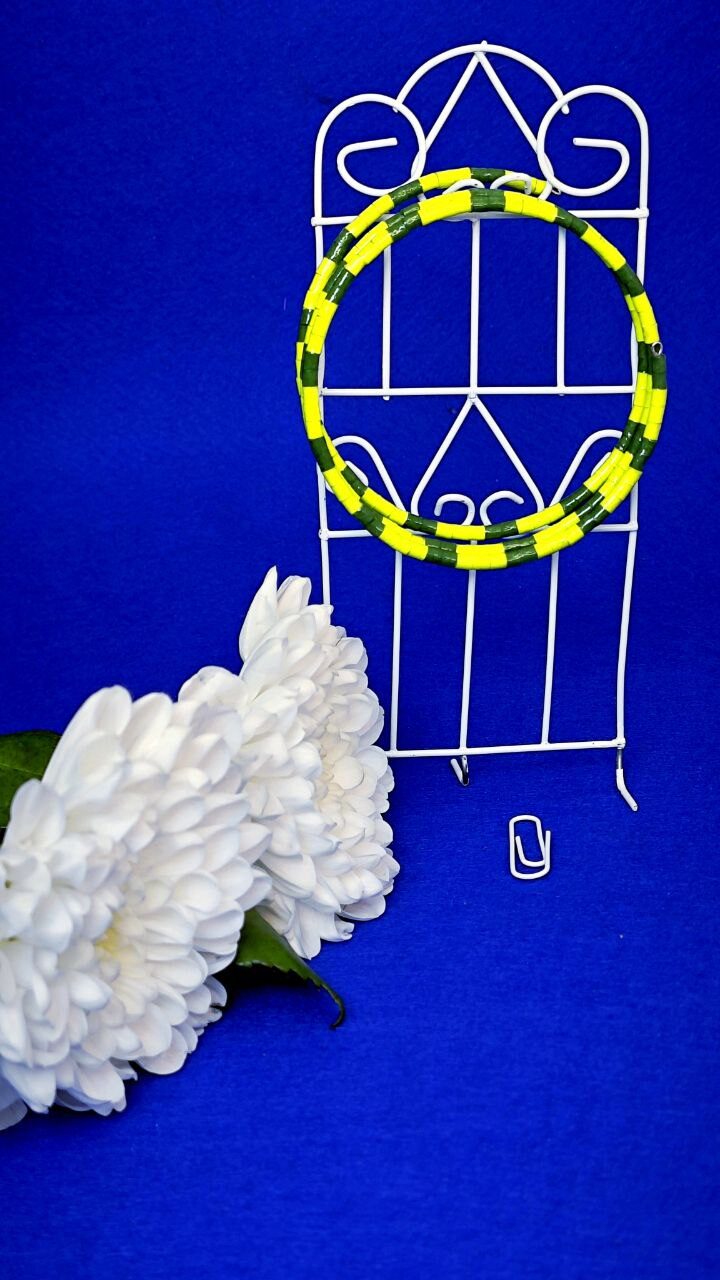 Браслет квиллинг на проволоке с памятью формы.