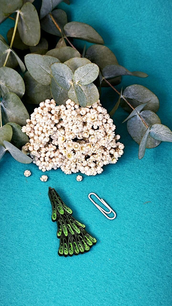 Брошь Елочка квиллинг-графика