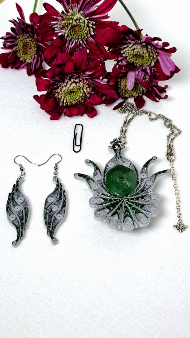 Комплект украшений квиллинг-графика