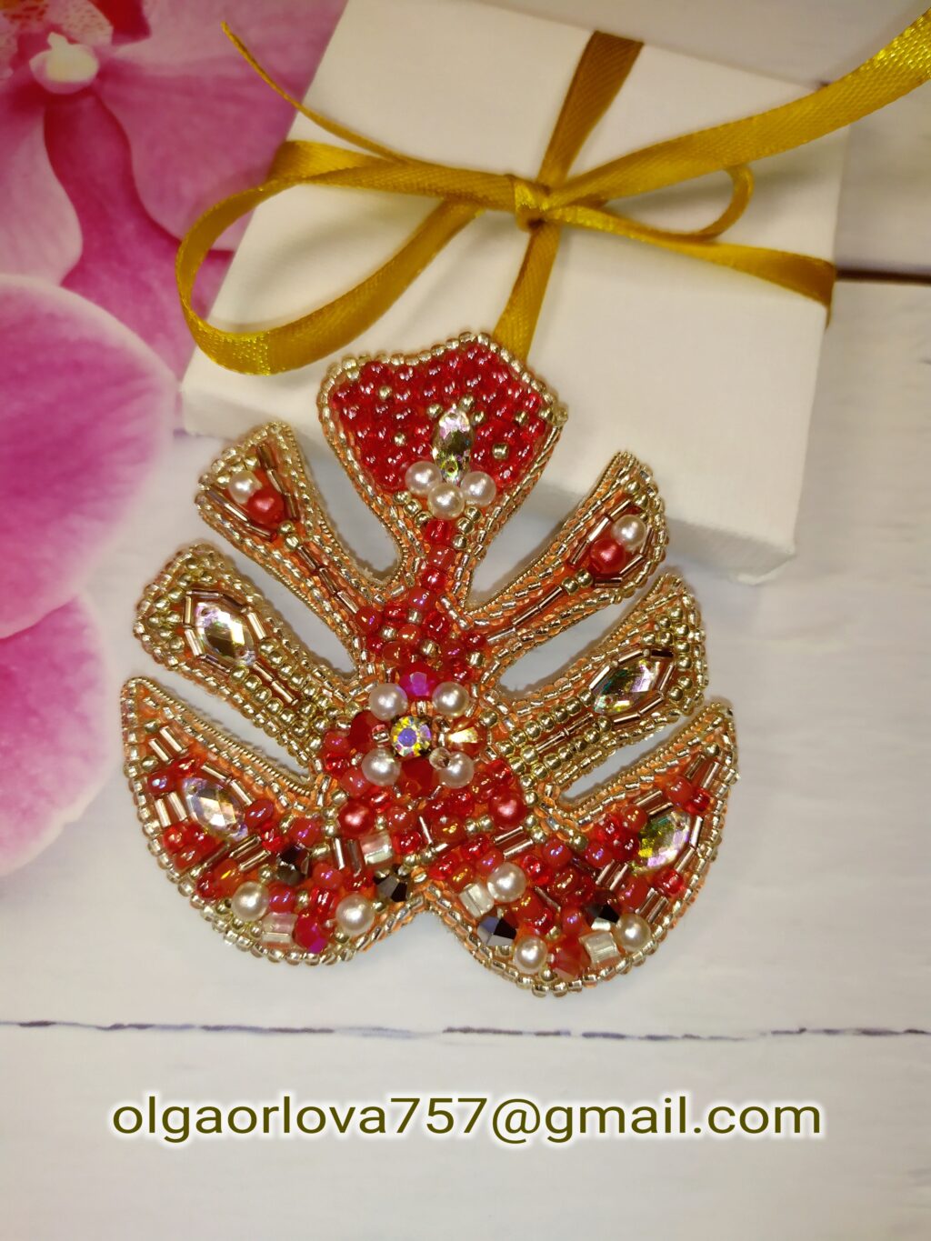 Брошь лист монстеры