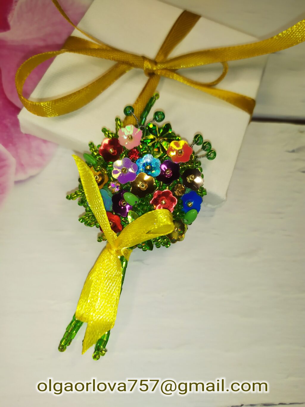 Брошь весенний букет
