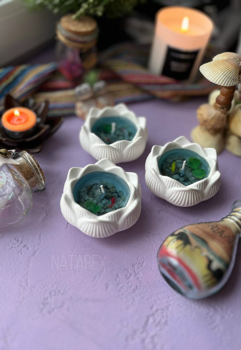 Свеча «Лотос и рыбки Кои»