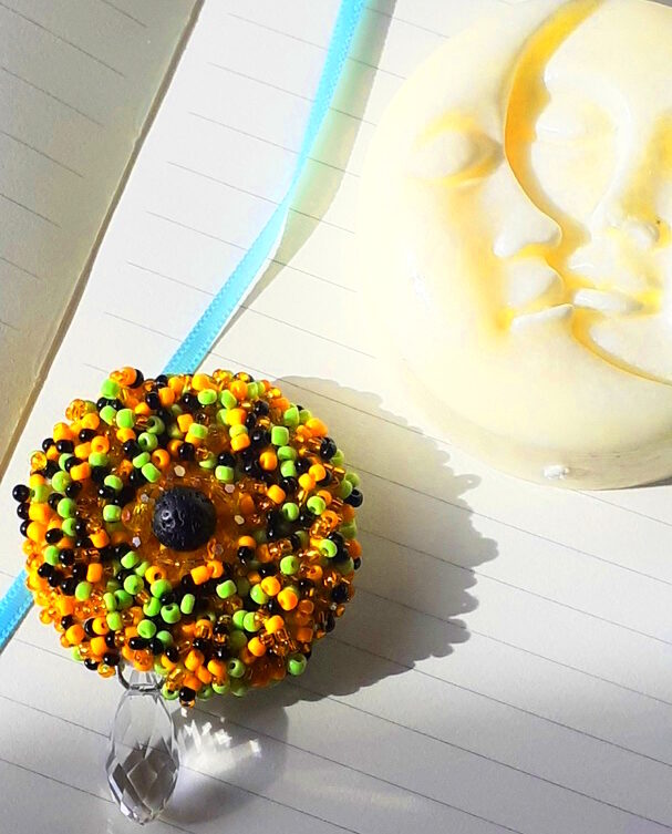 Брошь «Календула»