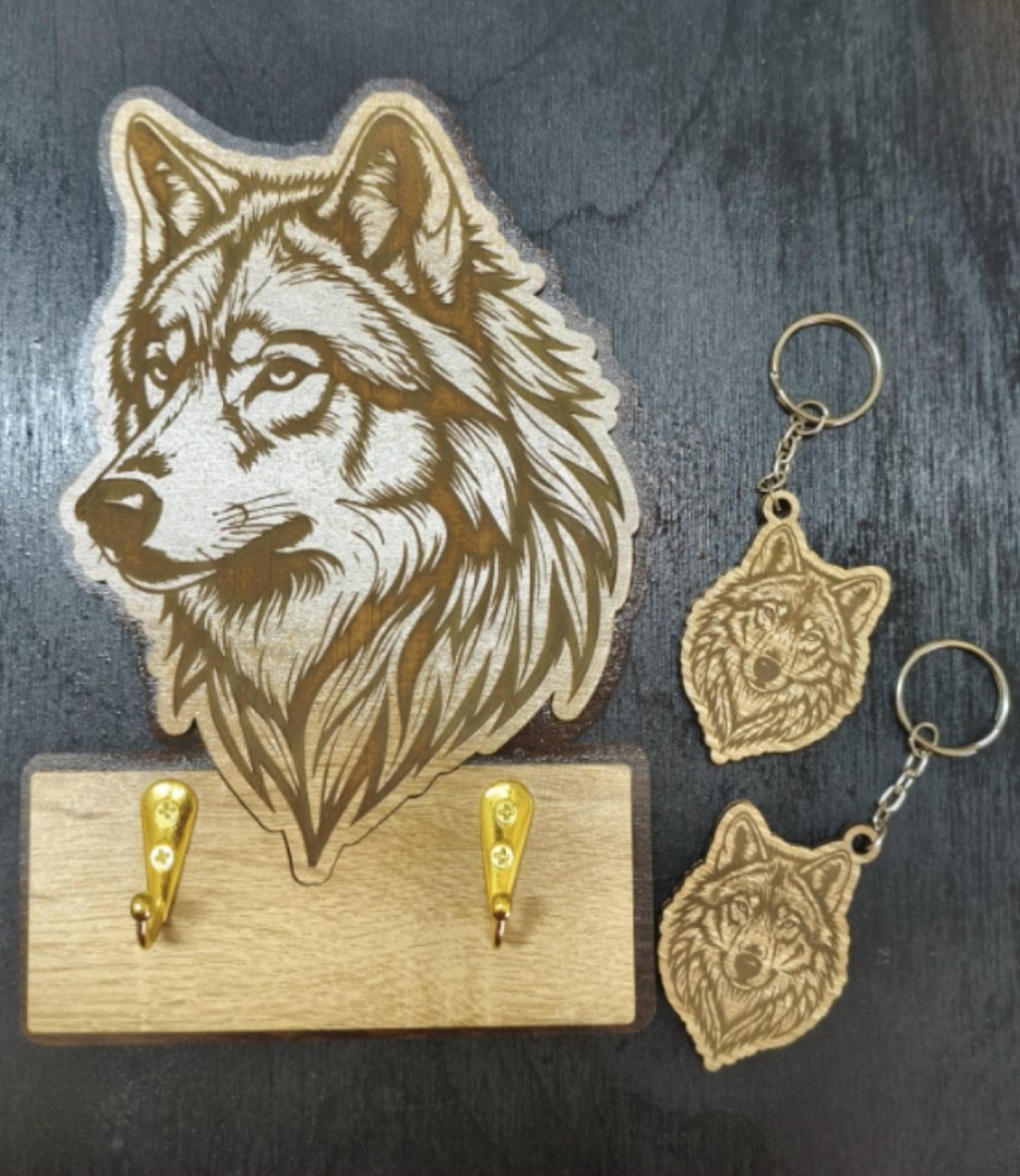 Ключница Волк + 2 брелока