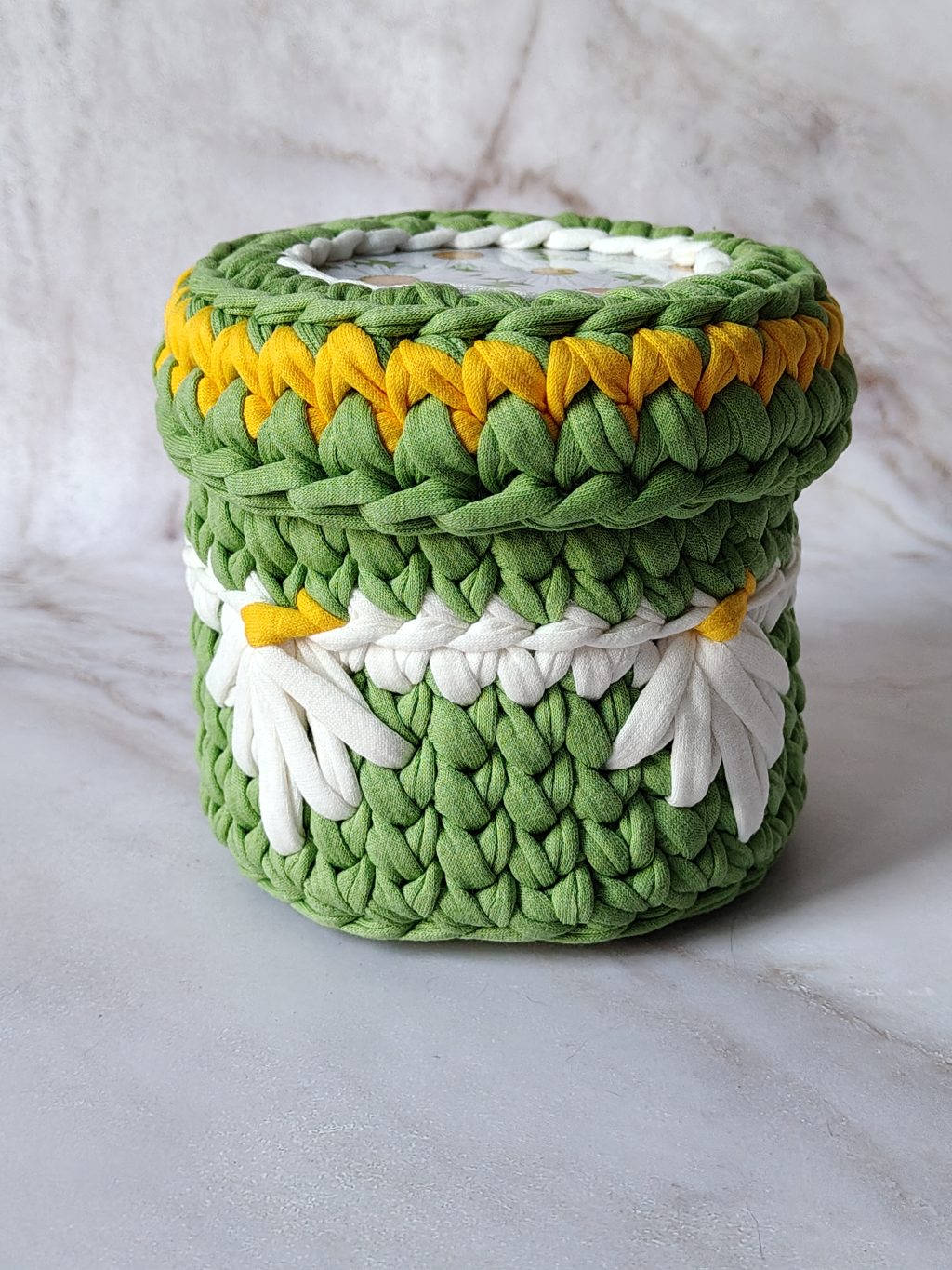 Шкатулка из трикотажной пряжи «Ромашки»