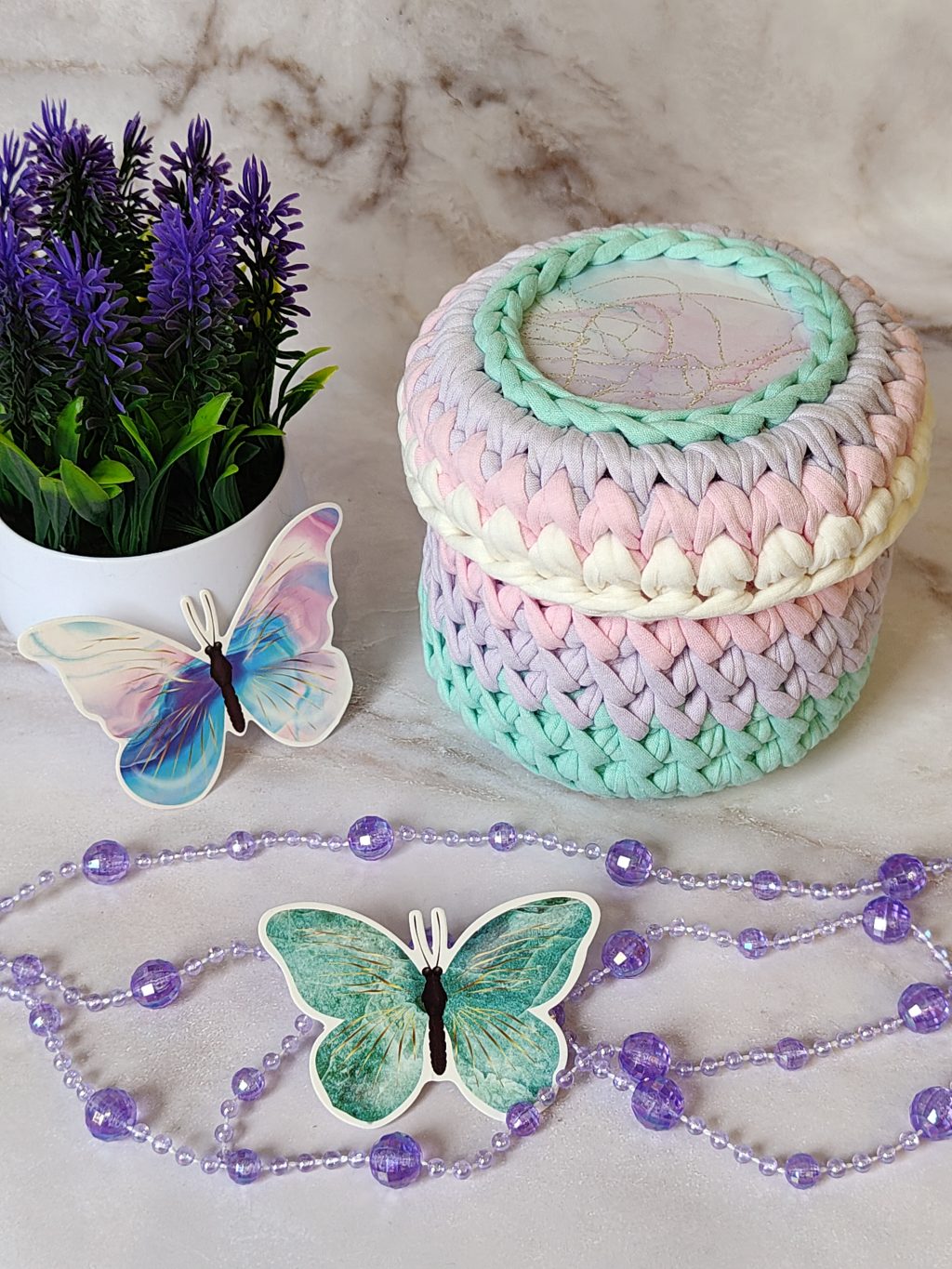 Шкатулка из трикотажной пряжи «Лунный камень»