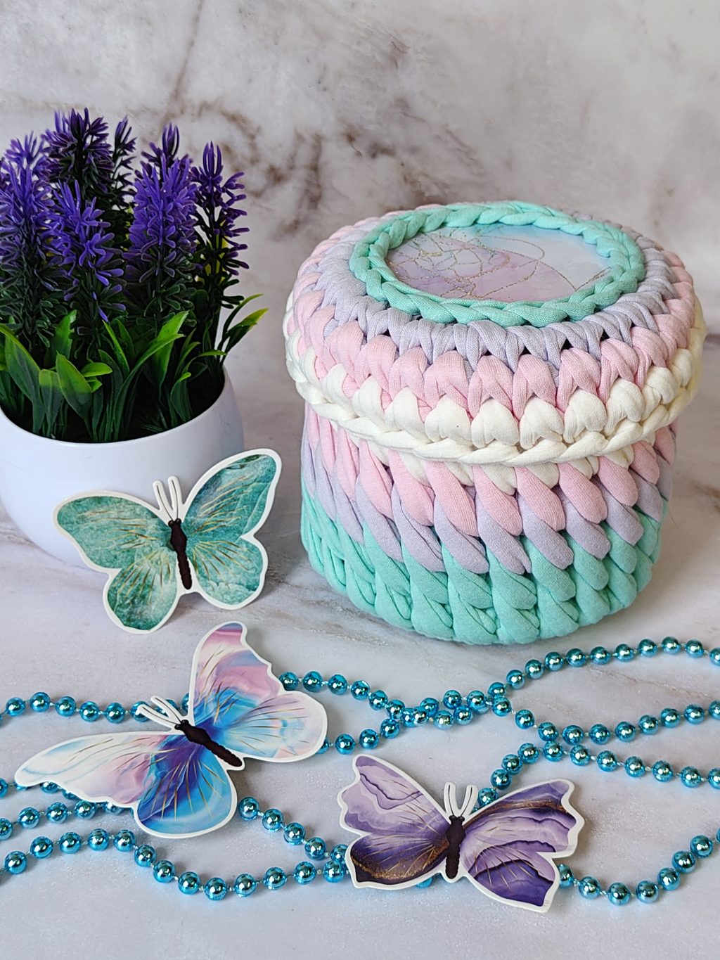 Шкатулка из трикотажной пряжи «Лунный камень»