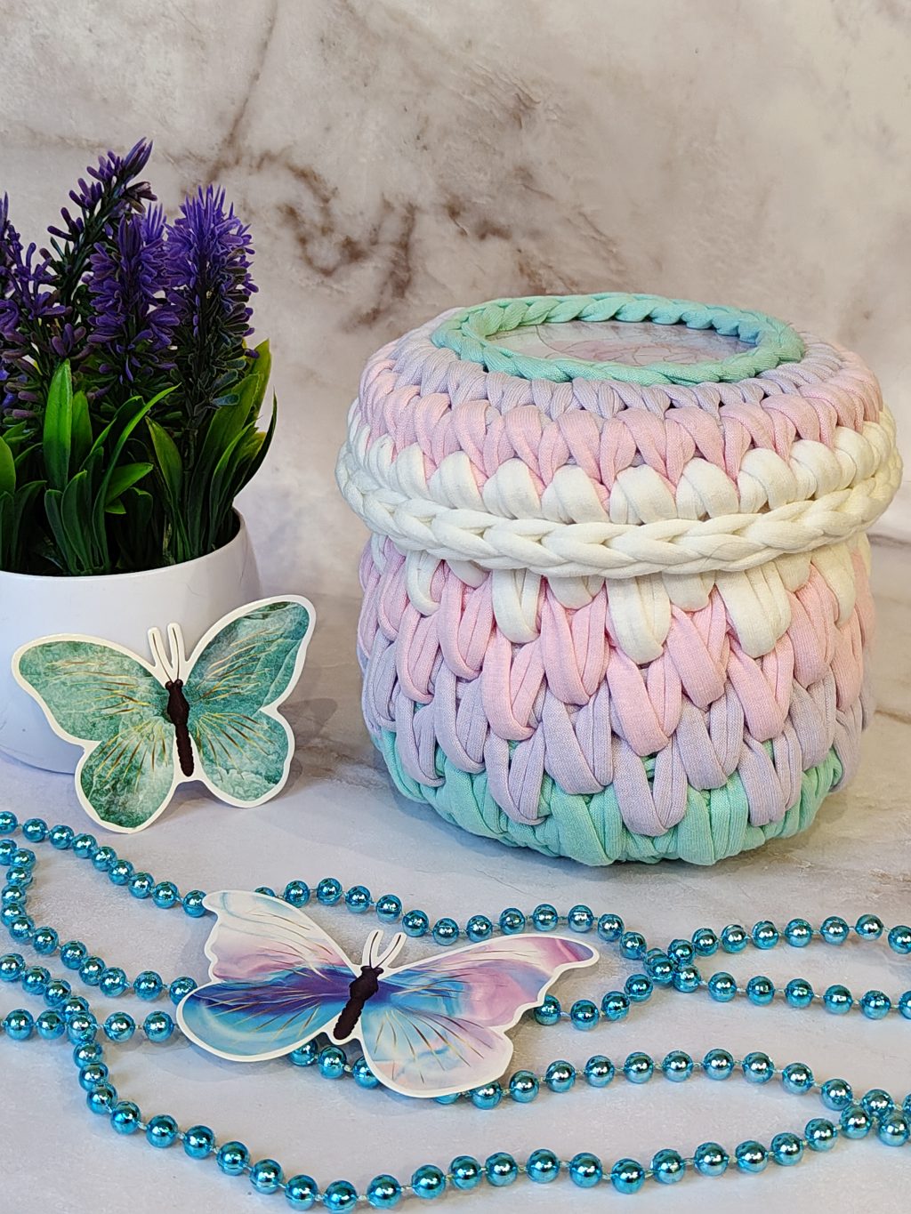 Шкатулка из трикотажной пряжи «Лунный камень»