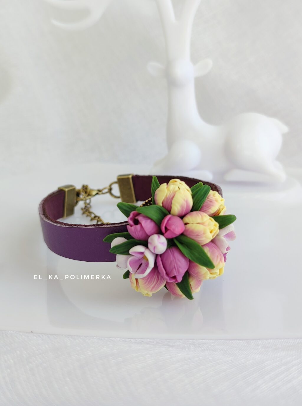 Комплект: браслет из натуральной кожи и серьги с тюльпанами из полимерной глины