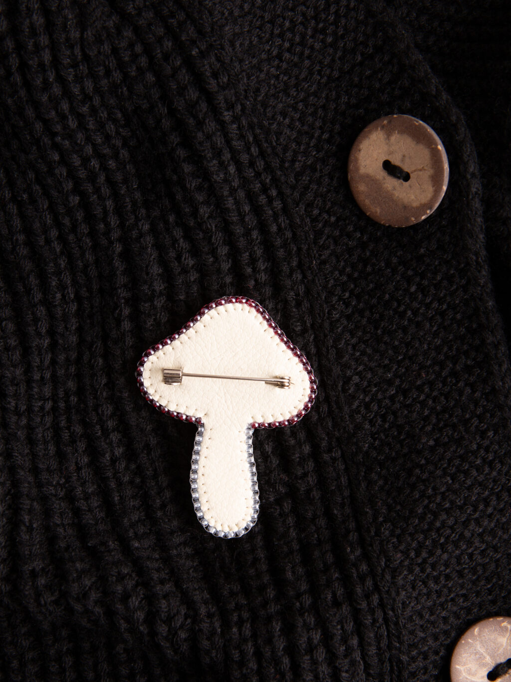 Брошь из бисера «Мухоморчик»