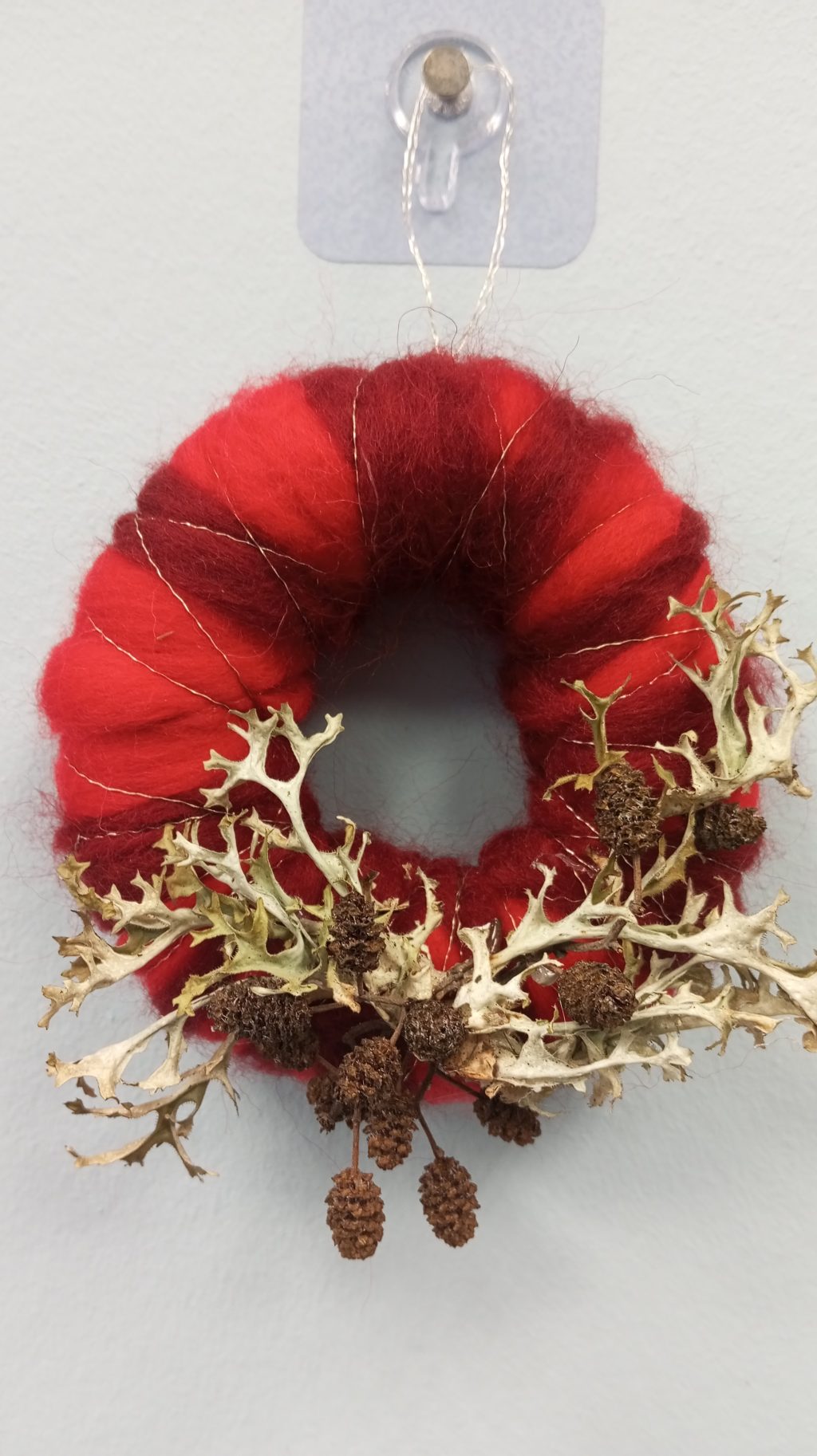 Венки интерьерные из войлока