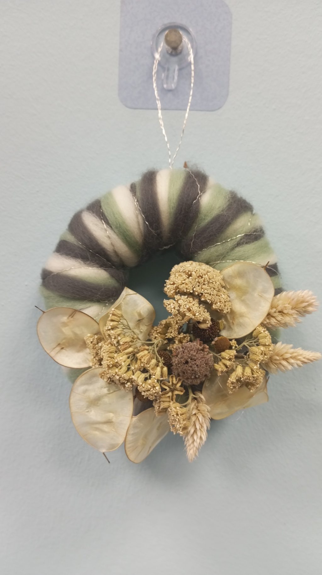 Венки интерьерные из войлока