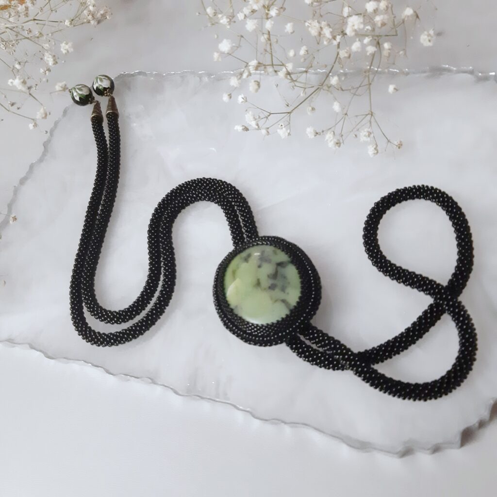 Галстук-боло со змеевиком