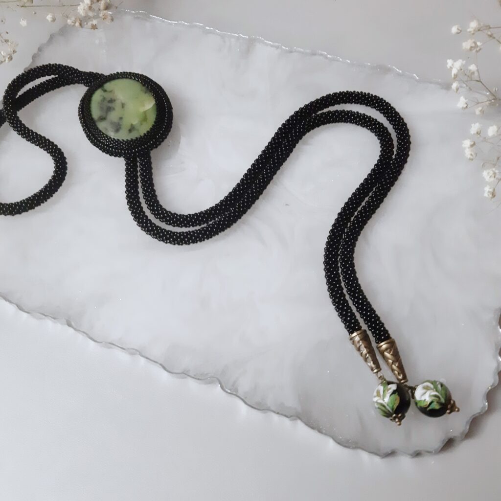 Галстук-боло со змеевиком