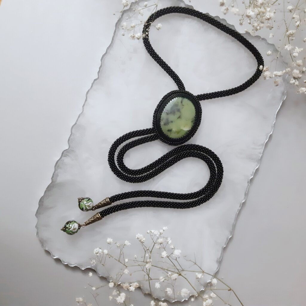 Галстук-боло со змеевиком