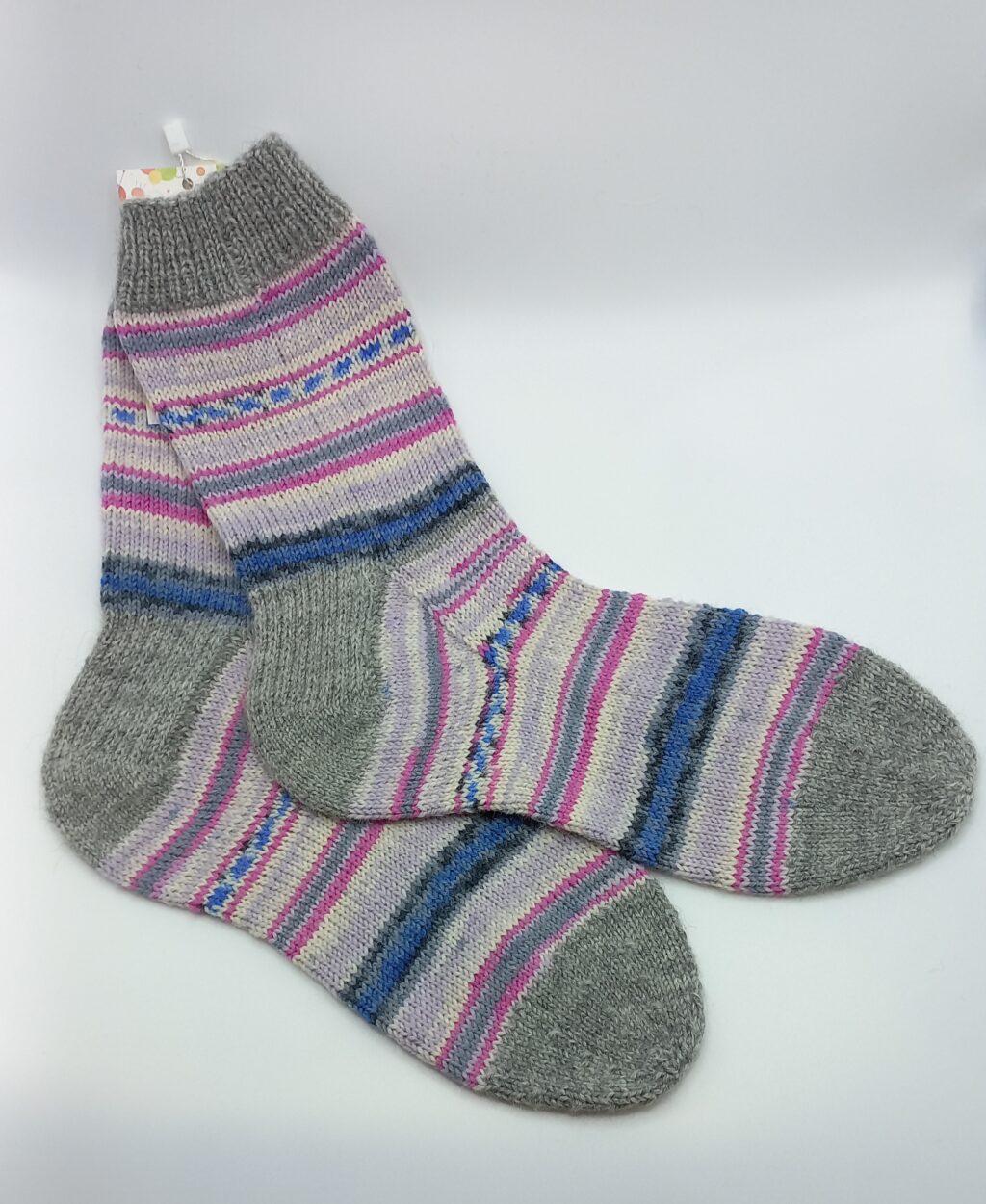 вязаные носки из тонкой пряжи