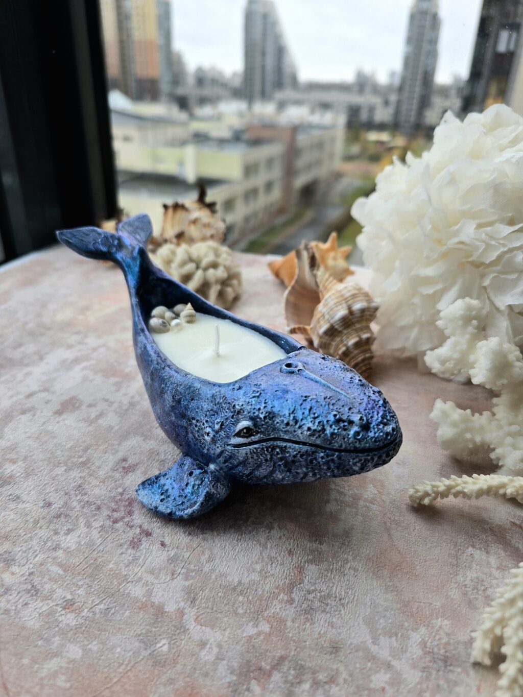 Свеча Синий кит интерьерная