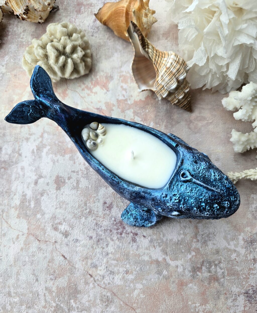 Свеча Синий кит интерьерная