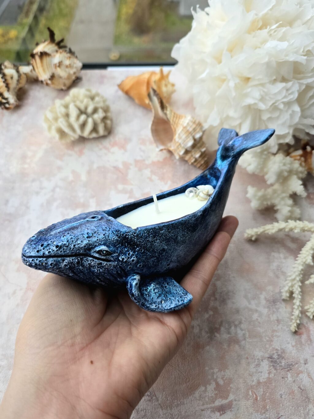 Свеча Синий кит интерьерная