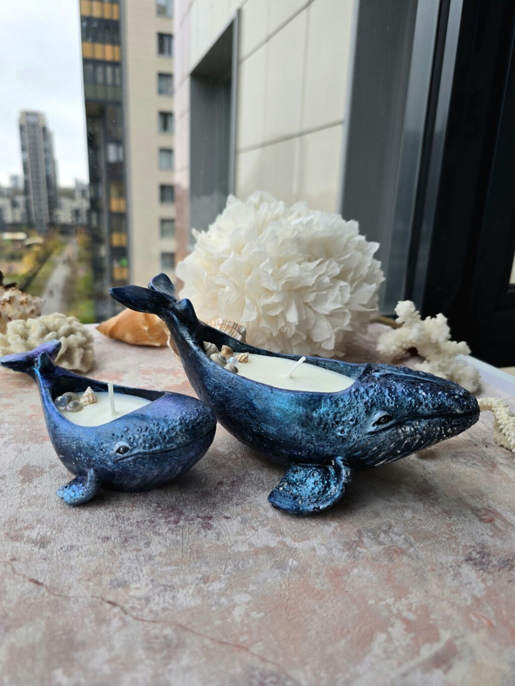 Свеча Синий кит интерьерная