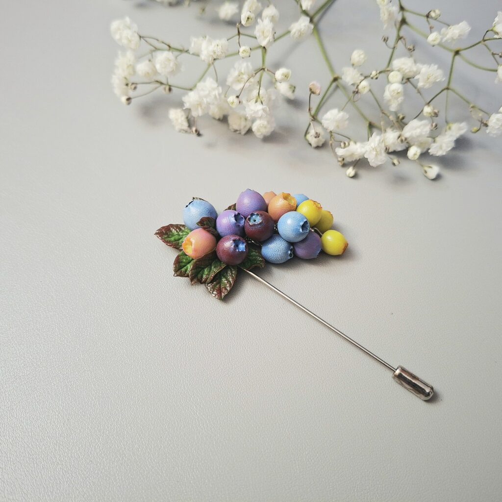 Брошь-игла Голубика