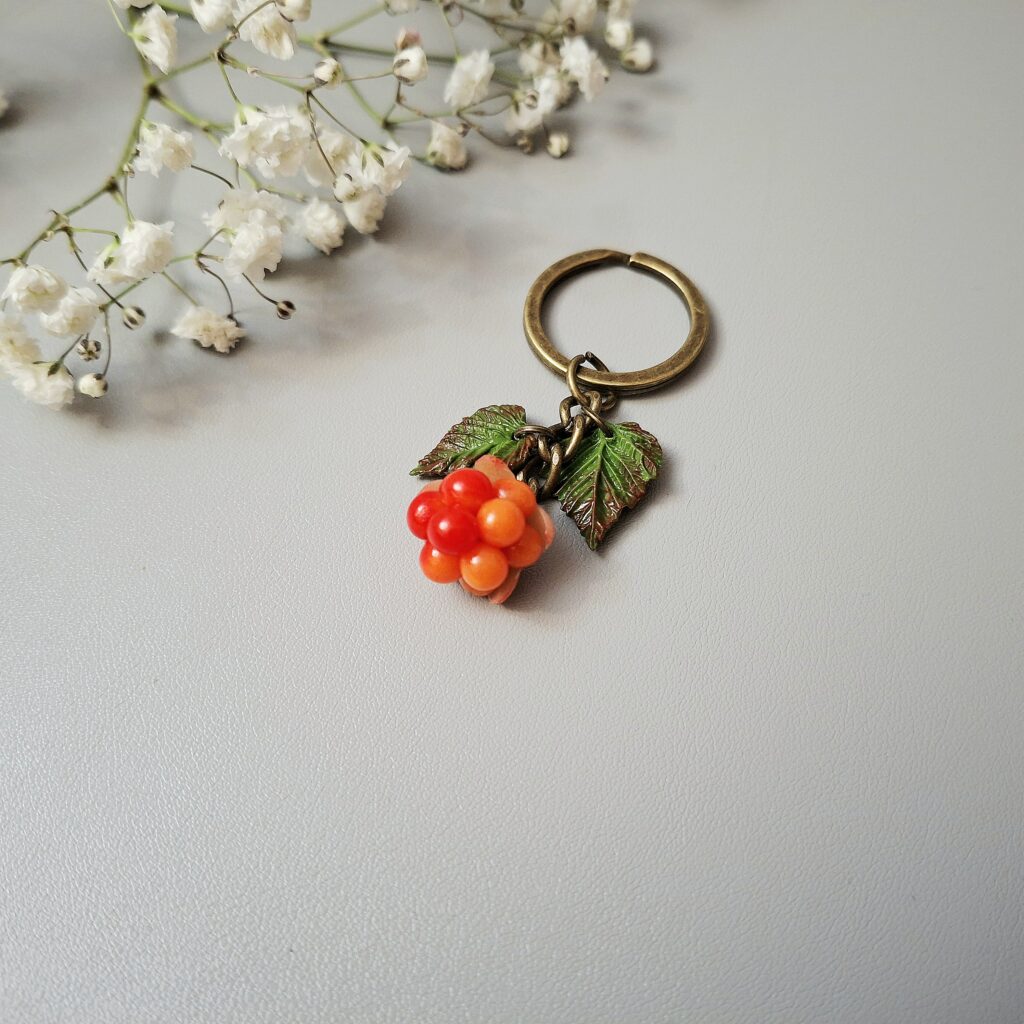 Брелок с ягодой Морошки