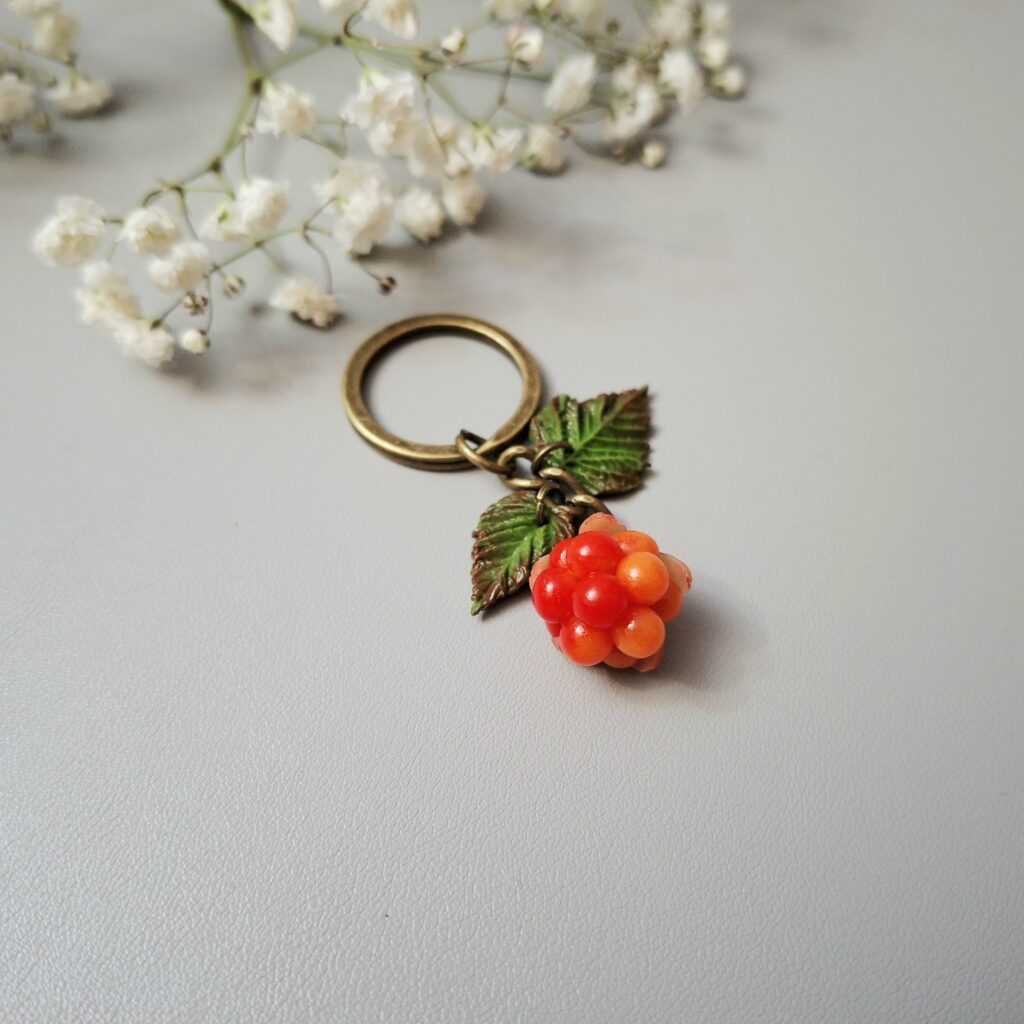 Брелок с ягодой Морошки