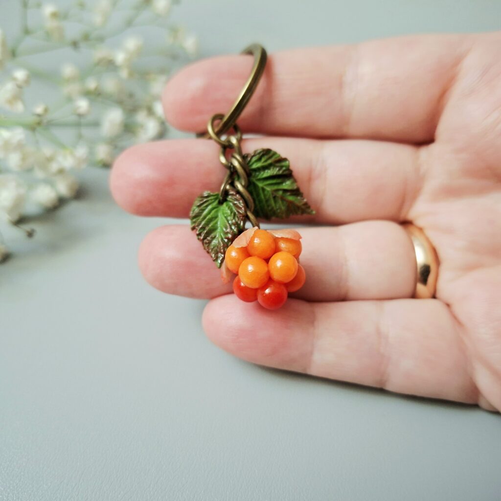 Брелок с ягодой Морошки